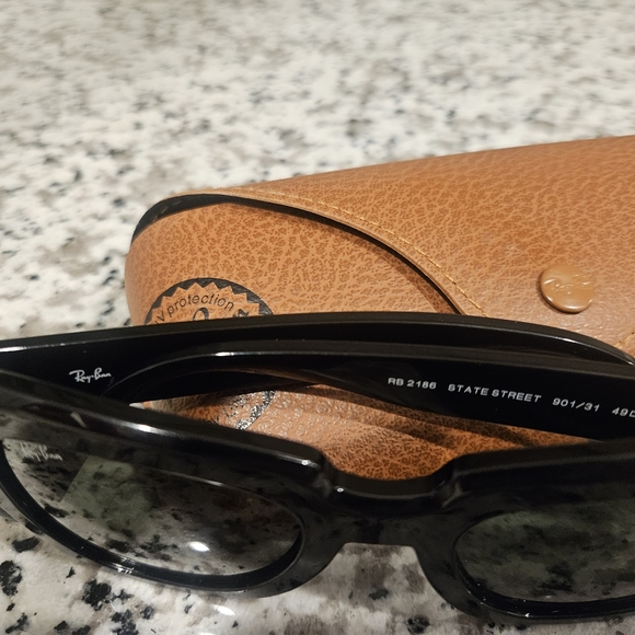 Ray-Ban sunglasses! - Picture 3 of 3